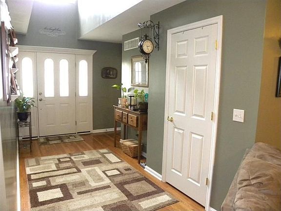 5th image of 103 Deerfield Dr