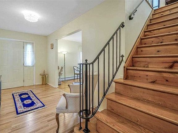3rd image of 51 Tennyson Dr