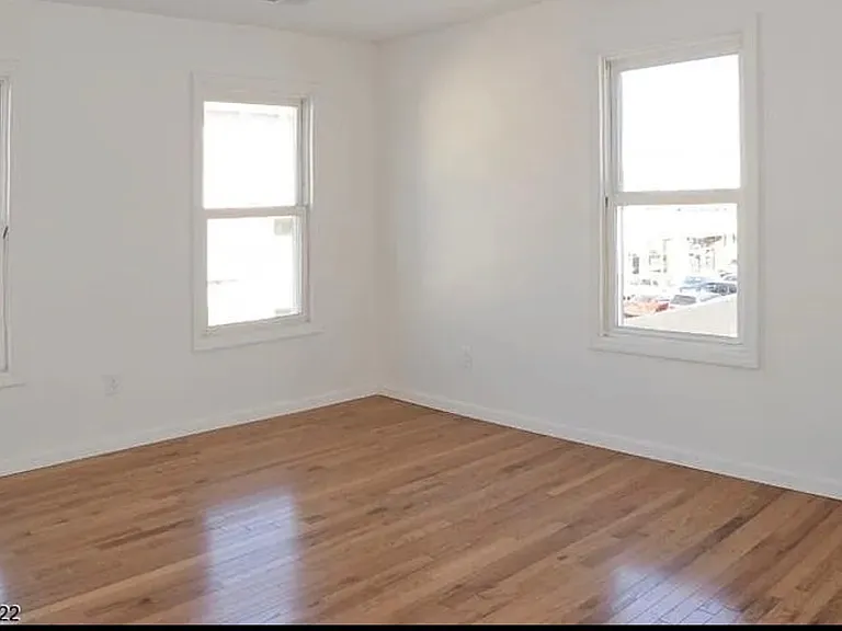 101 2nd St #2 — Photo 7