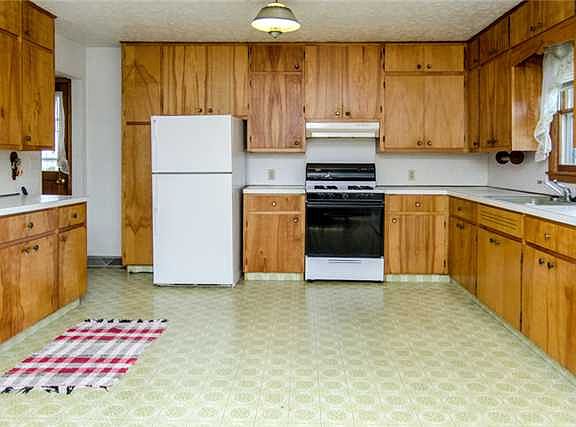 2nd image of 204 S West Ave