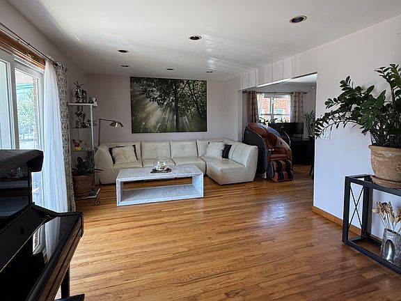 5th image of 25 Spring St #A