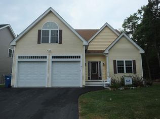 46 Steinbeck St, Tyngsboro, MA 01879