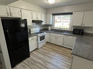 6101 Briar Rosa Dr, Lincoln, NE 68516