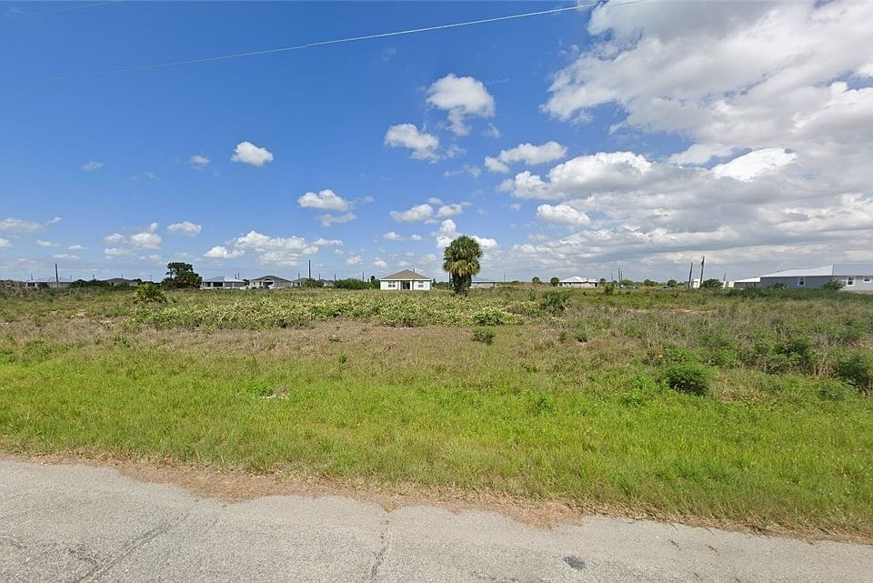 2nd image of 641 Royce Rd