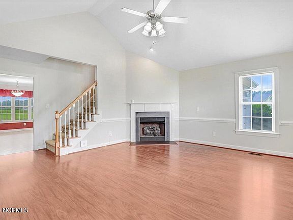 5th image of 204 Ellington Way