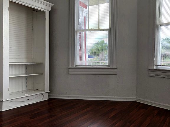 5th image of 2302 E 2nd Ave