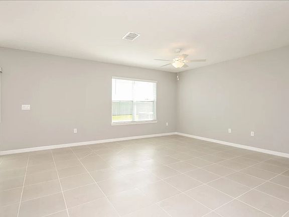 4th image of 226 Woodsage Pl