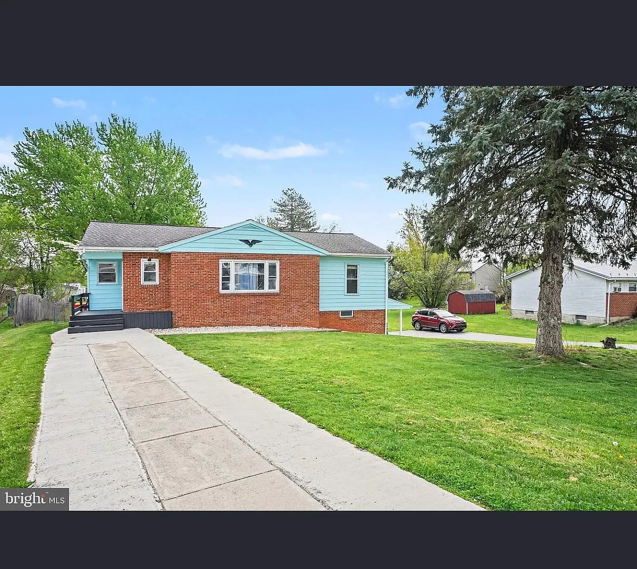 5 bed, 2464 sqft, $2,200 — Photo 2