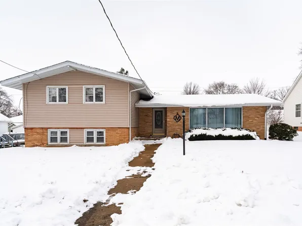 309 N Church St, Roanoke, IL 61561