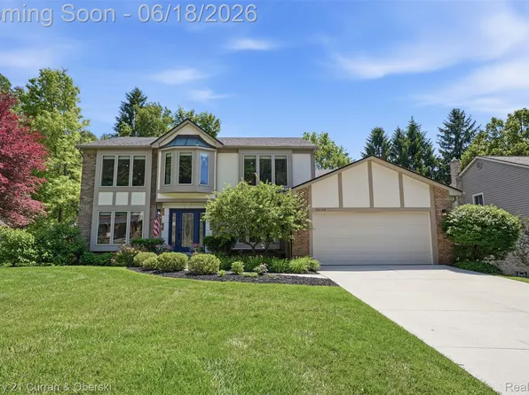 42149 Crestview Cir, Northville, MI 48168