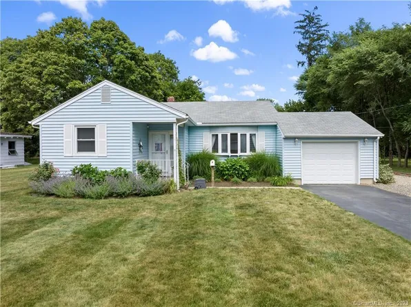 6 Orchard Street, Old Saybrook, CT 06475