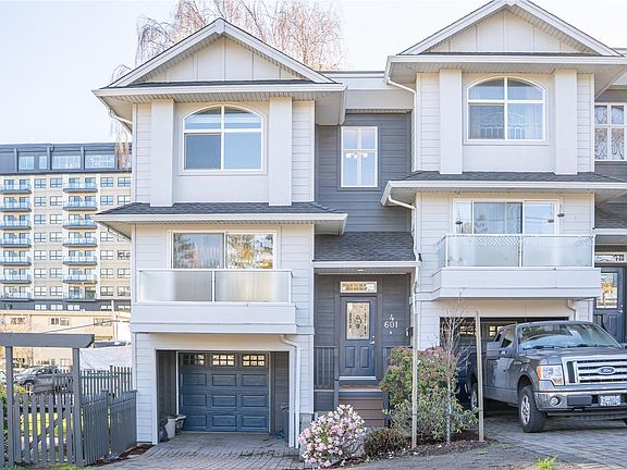 2nd image of 601 Nelson St #4