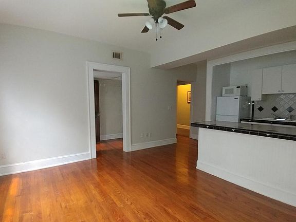 3rd image of 1308 Willow Branch Ave APT 10