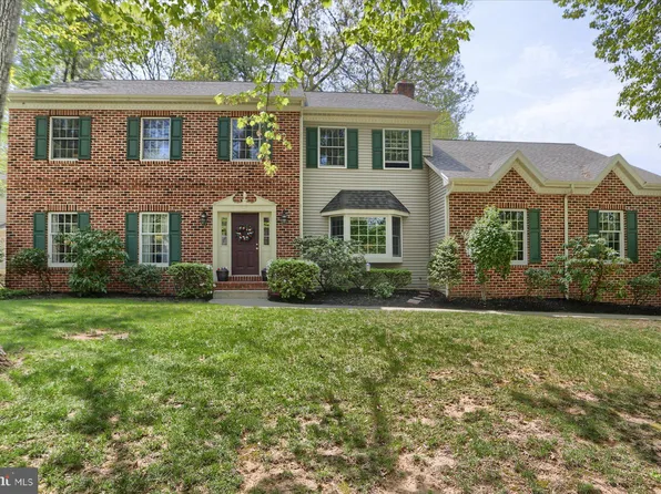 746 Zermatt Dr, Hummelstown, PA 17036