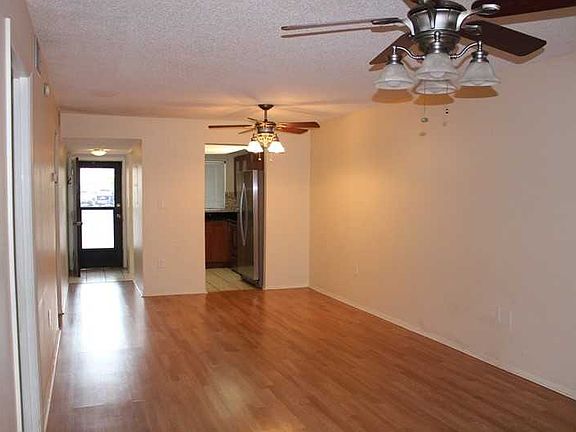 5th image of 4115 Heron Way #E105