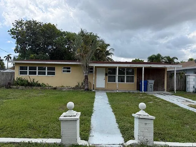 1130 NE 4th St