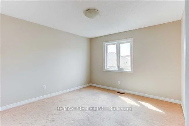 3080 Highbourne Cres — Photo 16