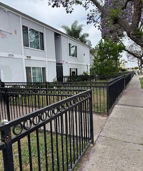 1226-1226 E Borchard Ave #7 — Photo 13