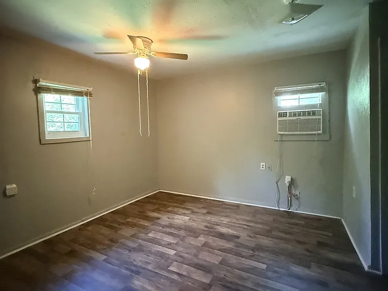 817 Lubbock St — Photo 5