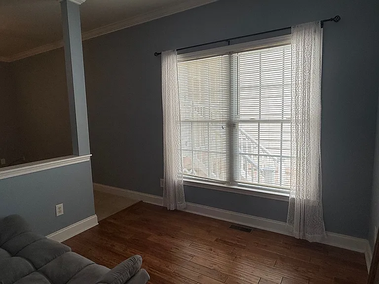 10 Charleston Ct — Photo 11