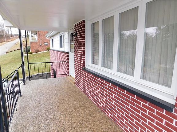 2nd image of 1112 Bennett Ave