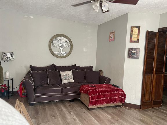 3rd image of 403 E 10th St Floor 1