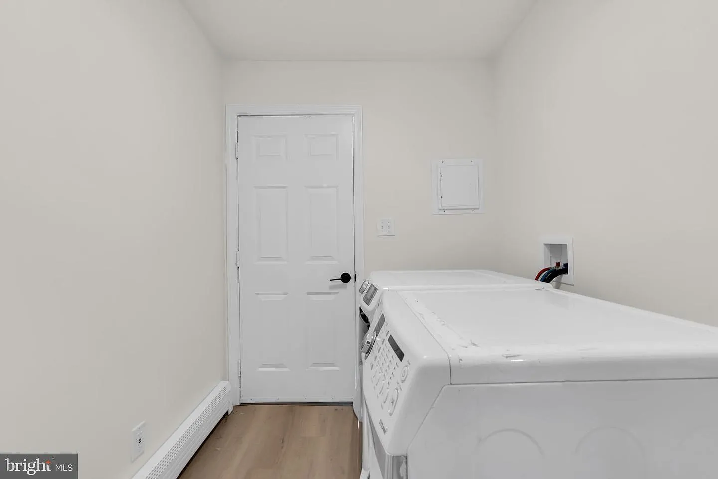 4 bed, 1300 sqft, $2,900 — Photo 3
