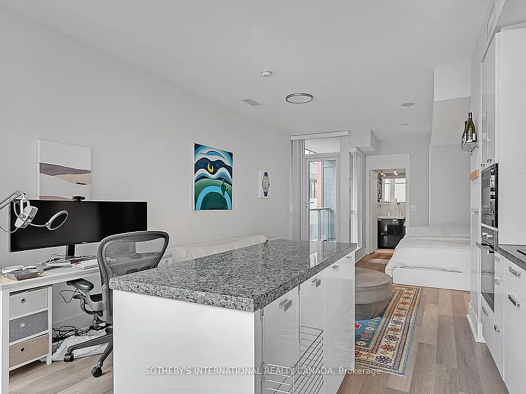 32 Davenport Rd #315 — Photo 12