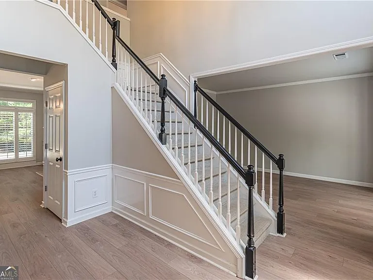 5491 Oxford Chase Way — Photo 4