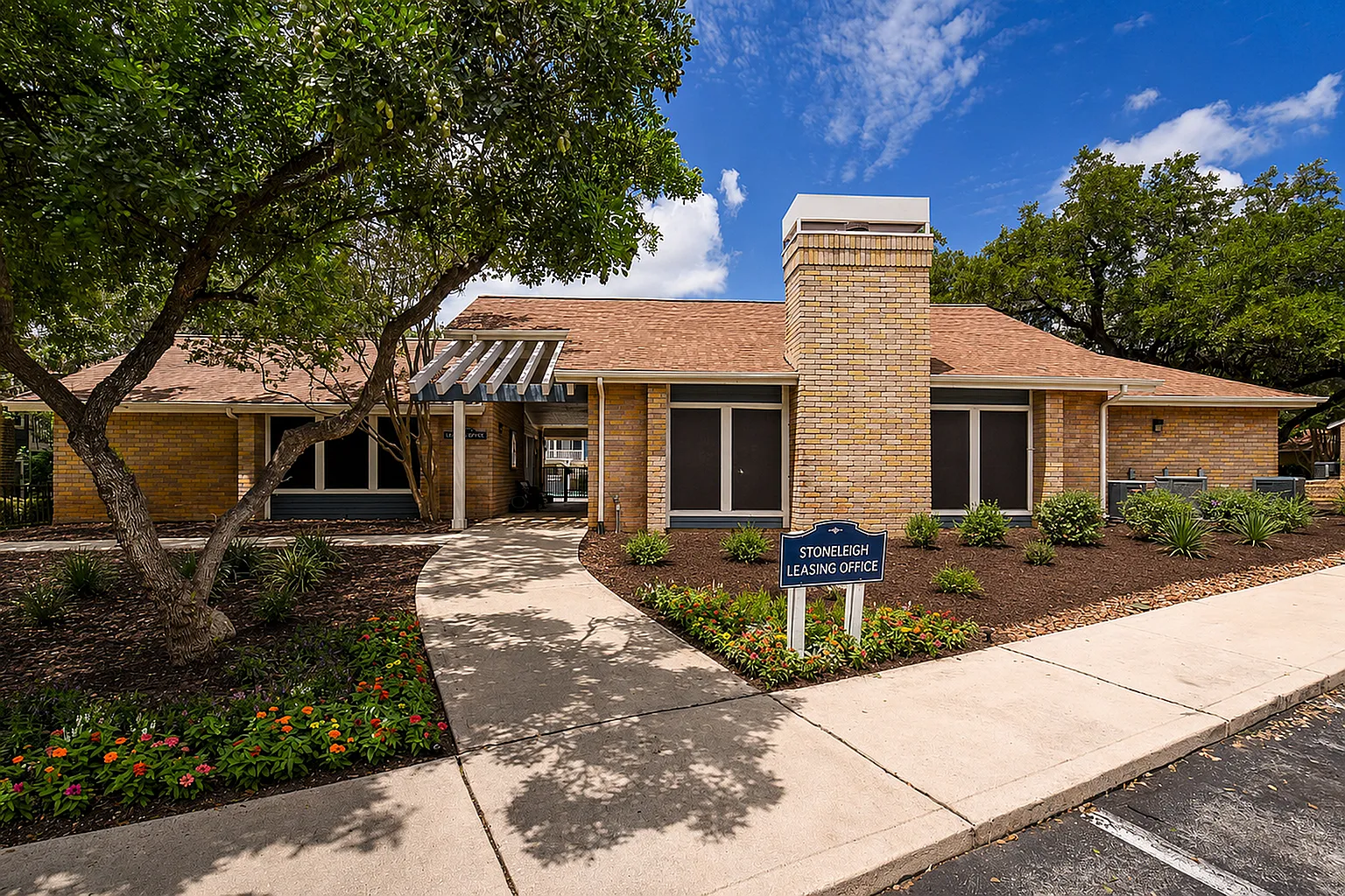 Stoneleigh Apartments — Photo 2