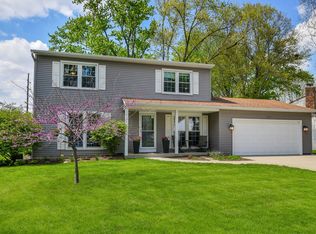 1702 La Palma Ct, Wheaton, IL 60189