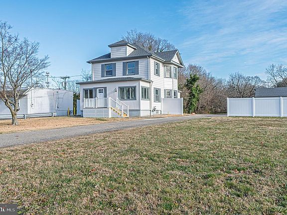 5th image of 2653 S Main Rd