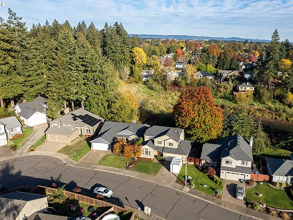 3rd image of 2106 NE 2nd Ave