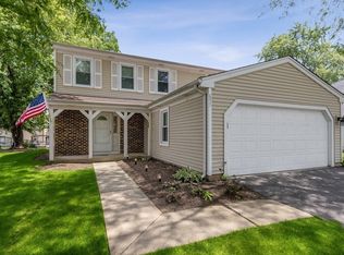 699 Sand Creek Dr, Carol Stream, IL