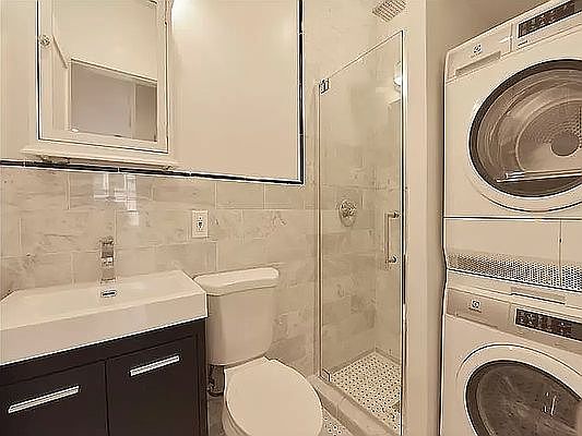 5th image of 239 E 81st St APT 4C
