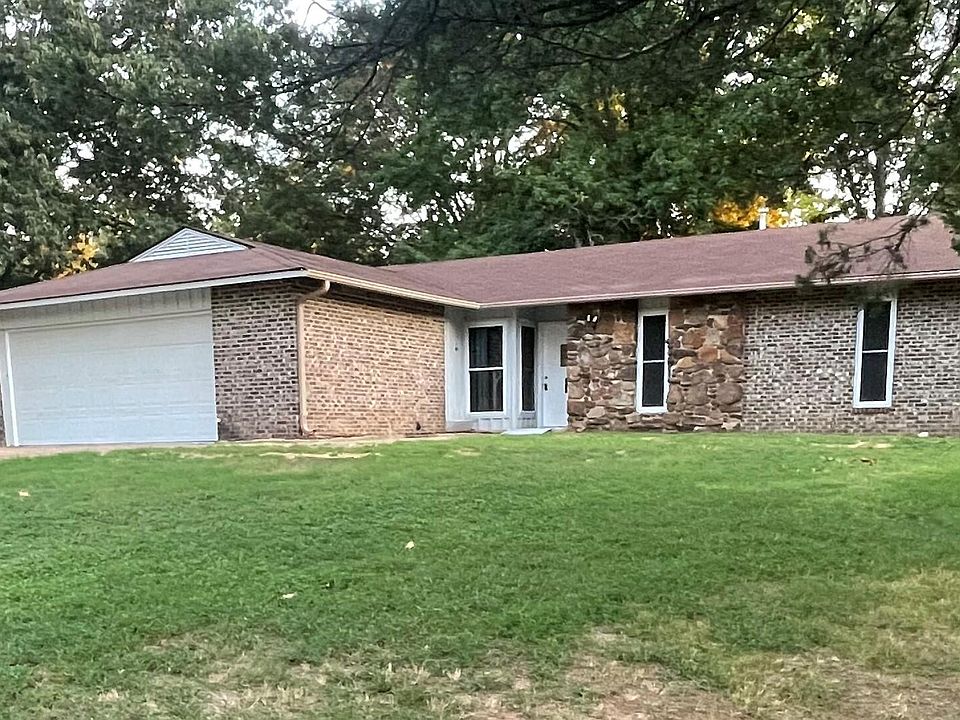 1st image of 301 Briarwood Ct