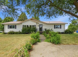201 White St S, Comfrey, MN 56019