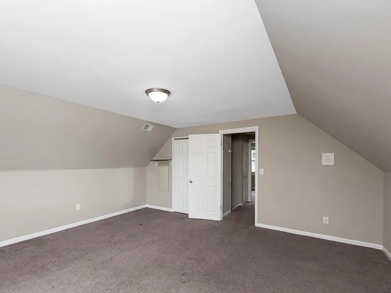 83 Buckingham Dr — Photo 15