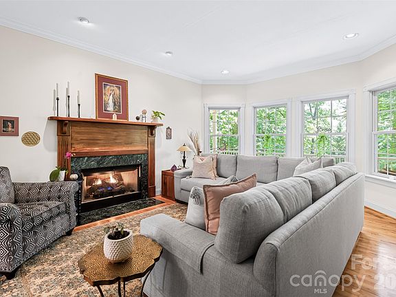 4th image of 72 Whitfield Ln
