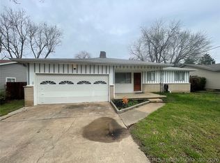 410 W Pittsburg Pl, Broken Arrow, OK 74012