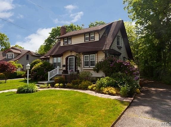 2nd image of 30 Barberry Ct
