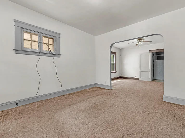 2828 E 125th St #D — Photo 10