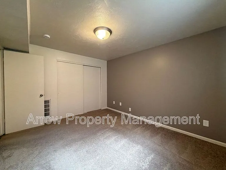 1438 S 20th St — Photo 7