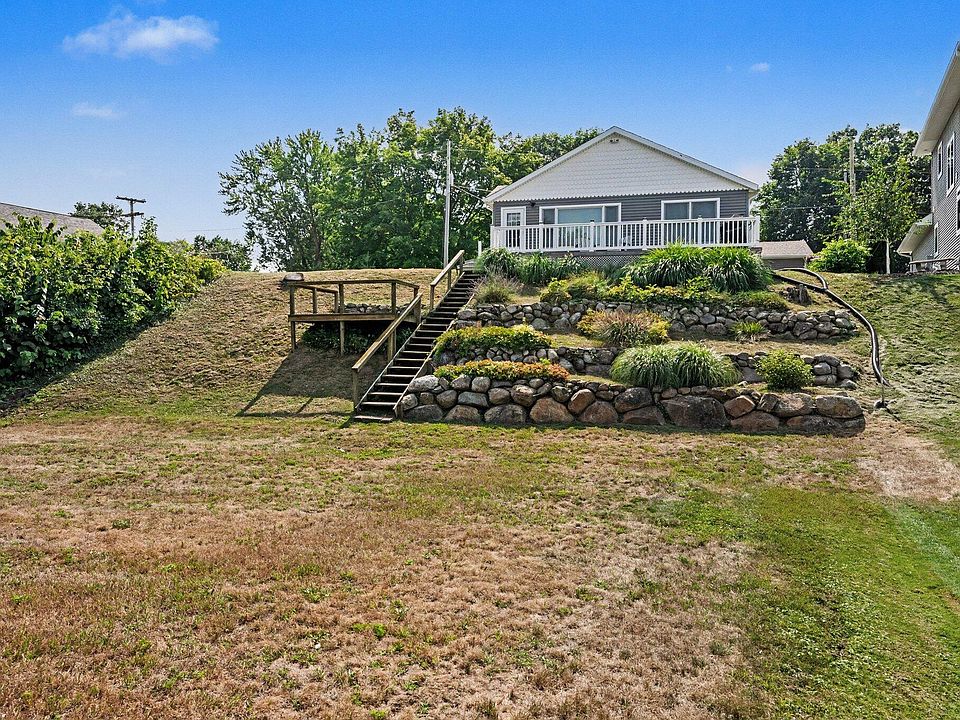 1st image of 731 Beechwood Dr