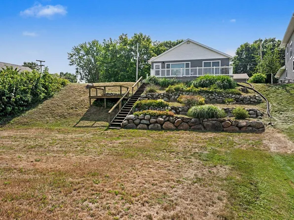 731 Beechwood Dr, Delton, MI 49046