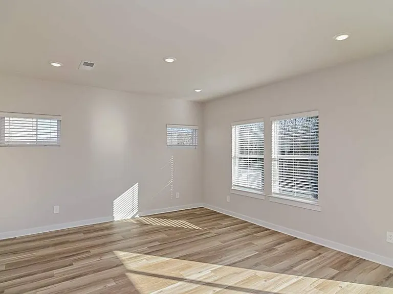 10911 Bluffton Cir — Photo 6