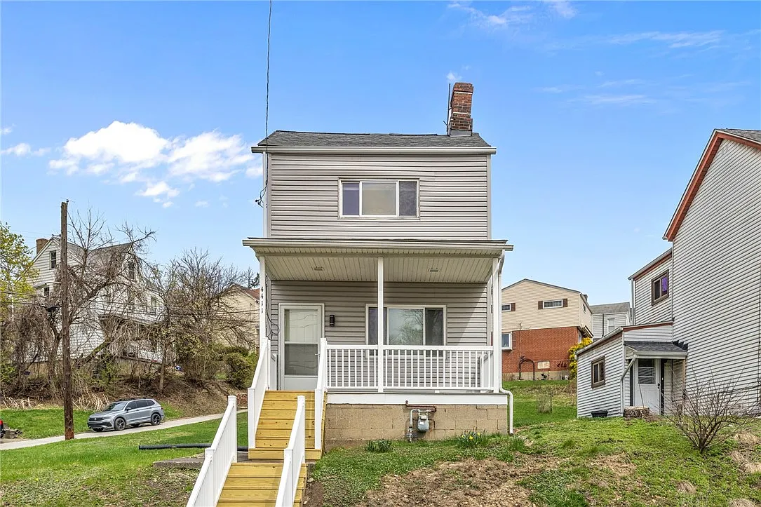 4411 Gladstone St photo 1