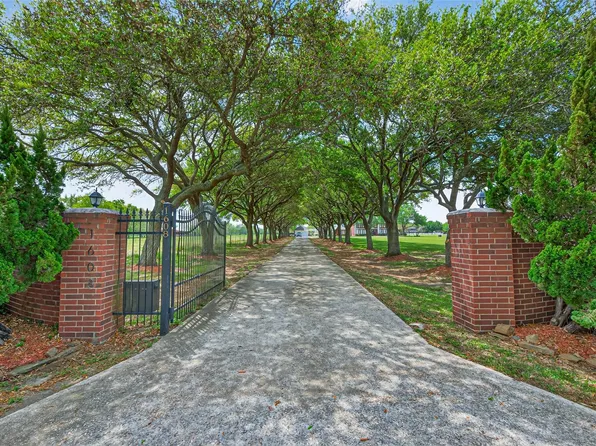 1608 Krenek Rd, Crosby, TX 77532