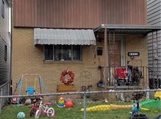 633 Woodward Ave, Mc Kees Rocks, PA 15136