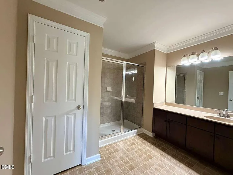 1061 Remington Oaks Cir — Photo 18